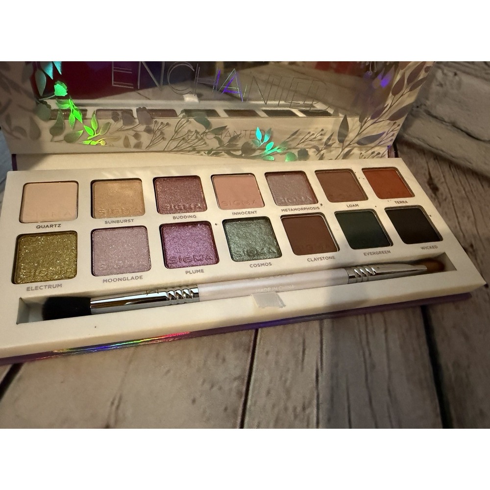 Sigma Beauty Enchanted Eyeshadow PaletteBrush 12 Duochrome Shades NIB 17.3g